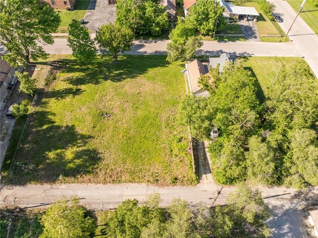 1211 Armstrong Avenue, Kansas City, KS 66102