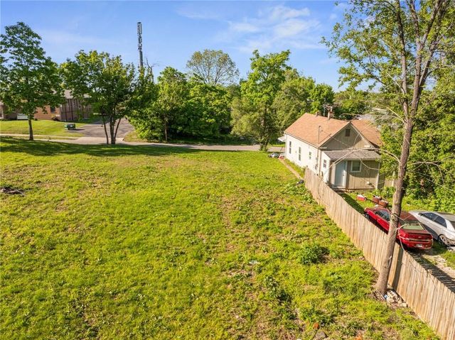 1211 Armstrong Avenue, Kansas City, KS 66102