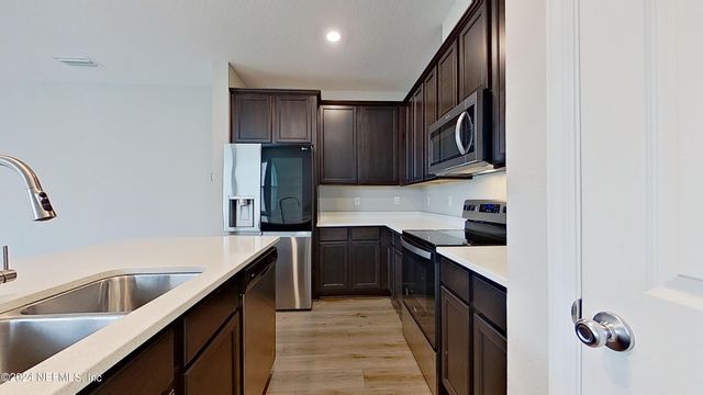 9837 FIDDLEBACK Lane, Jacksonville, FL 32222