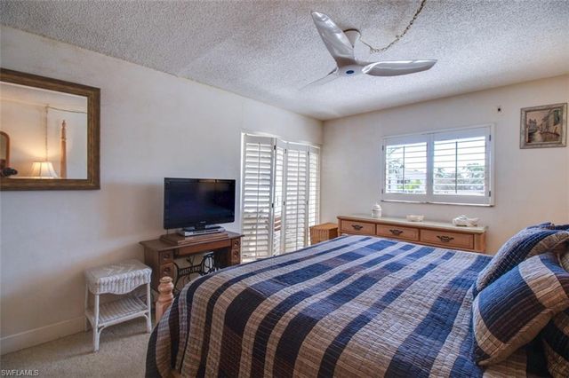 250 7th AVE S 305, Naples, FL 34102