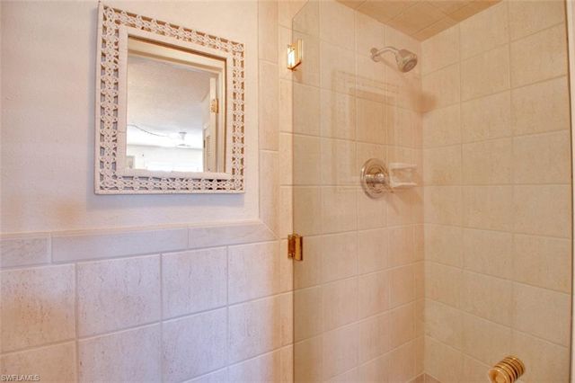250 7th AVE S 305, Naples, FL 34102