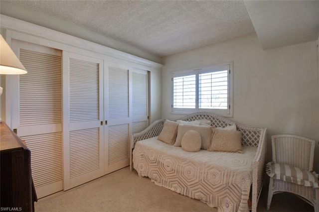 250 7th AVE S 305, Naples, FL 34102