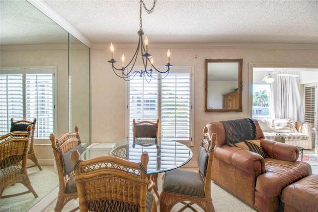 250 7th AVE S 305, Naples, FL 34102