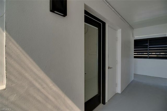 250 7th AVE S 305, Naples, FL 34102