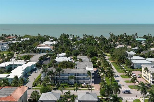 250 7th AVE S 305, Naples, FL 34102
