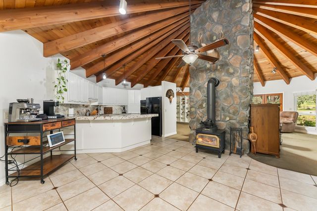5990 Upper Ridge Way, Auburn, CA 95602