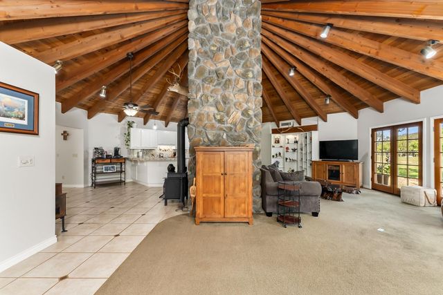 5990 Upper Ridge Way, Auburn, CA 95602