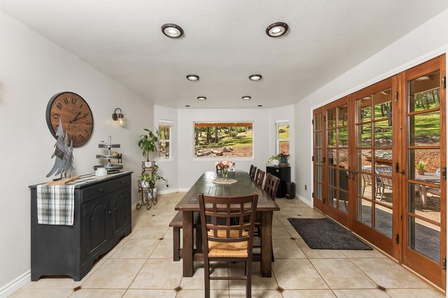 5990 Upper Ridge Way, Auburn, CA 95602