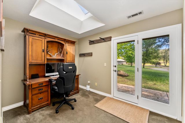 5990 Upper Ridge Way, Auburn, CA 95602