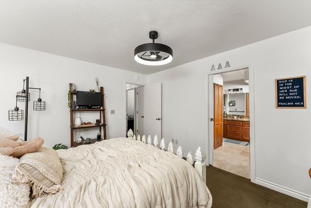 5990 Upper Ridge Way, Auburn, CA 95602