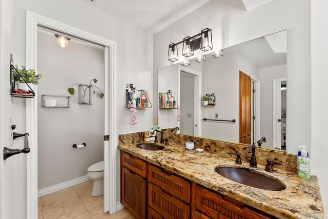 5990 Upper Ridge Way, Auburn, CA 95602