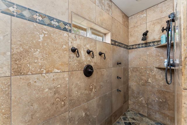 5990 Upper Ridge Way, Auburn, CA 95602