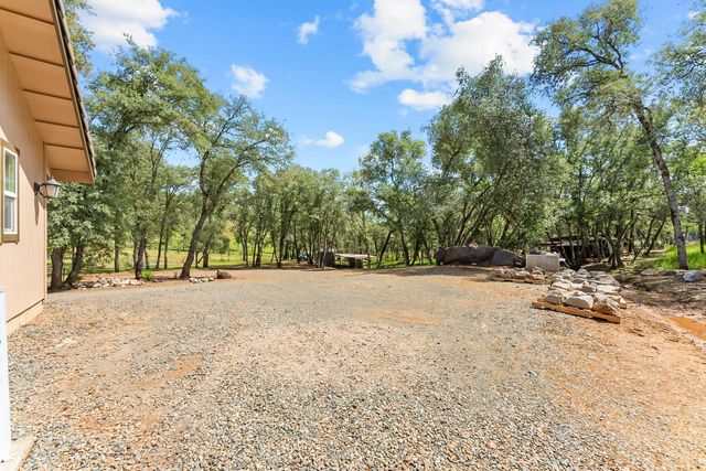 5990 Upper Ridge Way, Auburn, CA 95602