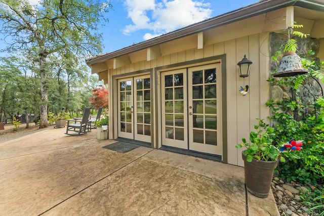 5990 Upper Ridge Way, Auburn, CA 95602
