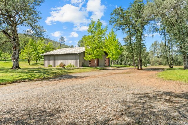 5990 Upper Ridge Way, Auburn, CA 95602