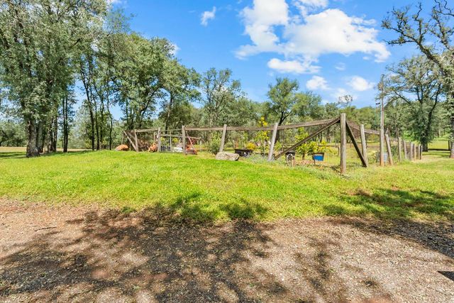 5990 Upper Ridge Way, Auburn, CA 95602