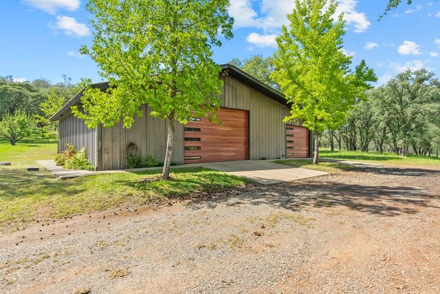 5990 Upper Ridge Way, Auburn, CA 95602
