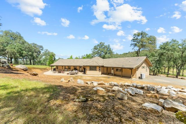 5990 Upper Ridge Way, Auburn, CA 95602