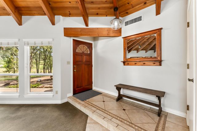 5990 Upper Ridge Way, Auburn, CA 95602