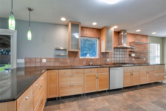 3317 Bosque LN, Austin, TX 78754