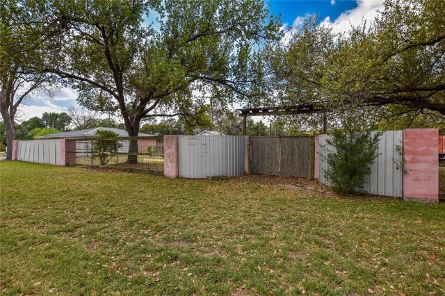 3317 Bosque LN, Austin, TX 78754
