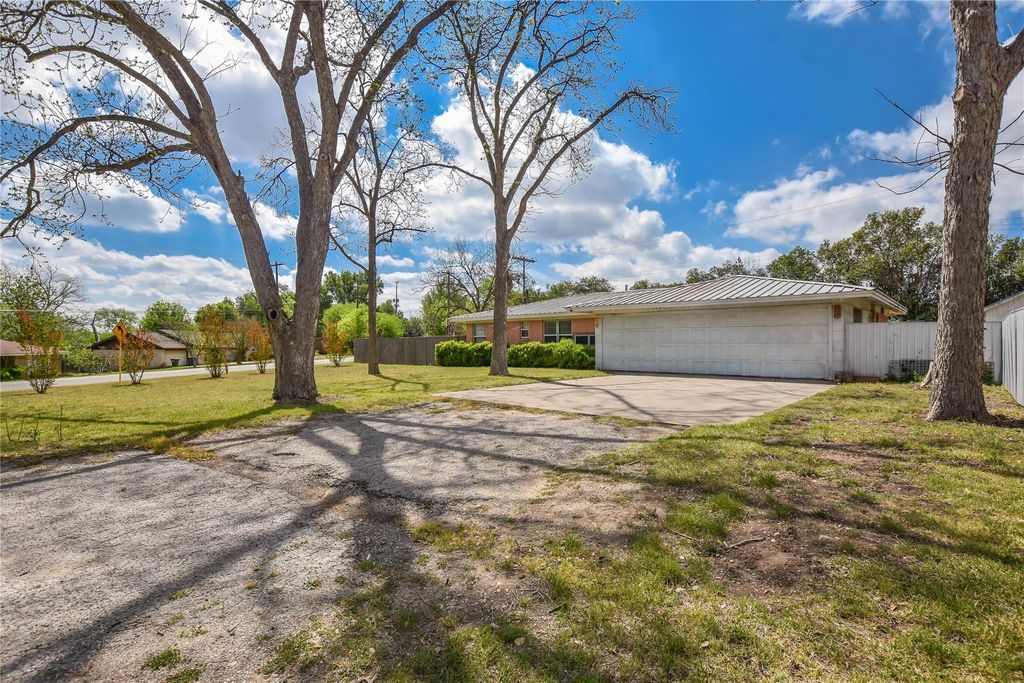 3317 Bosque LN, Austin, TX 78754