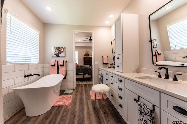 1030 Cannon Place, Paris, TX 75462