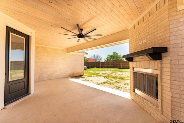 1030 Cannon Place, Paris, TX 75462