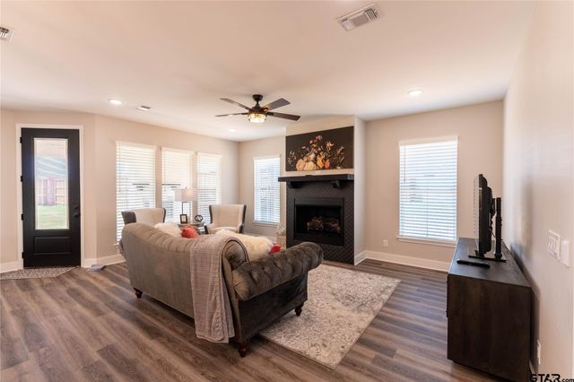 1030 Cannon Place, Paris, TX 75462