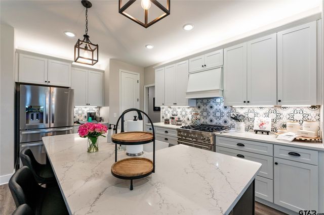 1030 Cannon Place, Paris, TX 75462