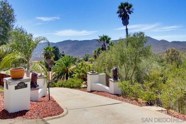 2450 Vista Lago Ter, Escondido, CA 92029
