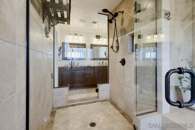 2450 Vista Lago Ter, Escondido, CA 92029
