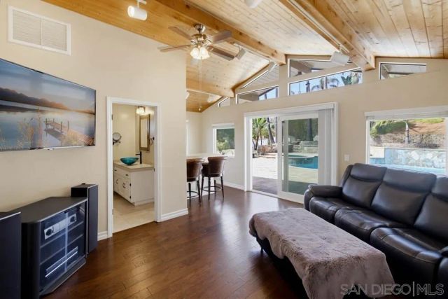 2450 Vista Lago Ter, Escondido, CA 92029