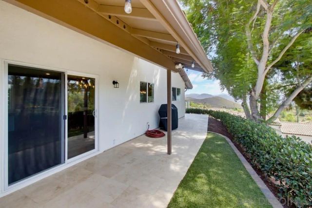2450 Vista Lago Ter, Escondido, CA 92029