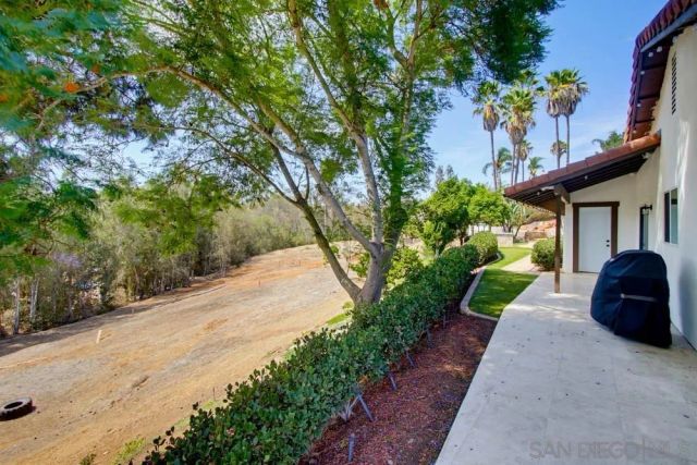 2450 Vista Lago Ter, Escondido, CA 92029