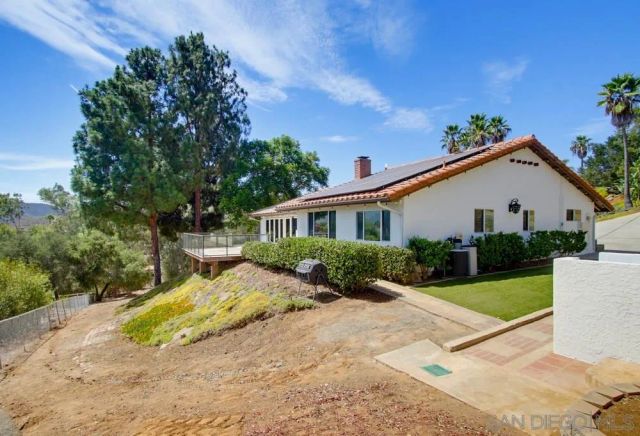 2450 Vista Lago Ter, Escondido, CA 92029