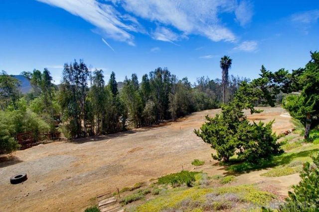 2450 Vista Lago Ter, Escondido, CA 92029