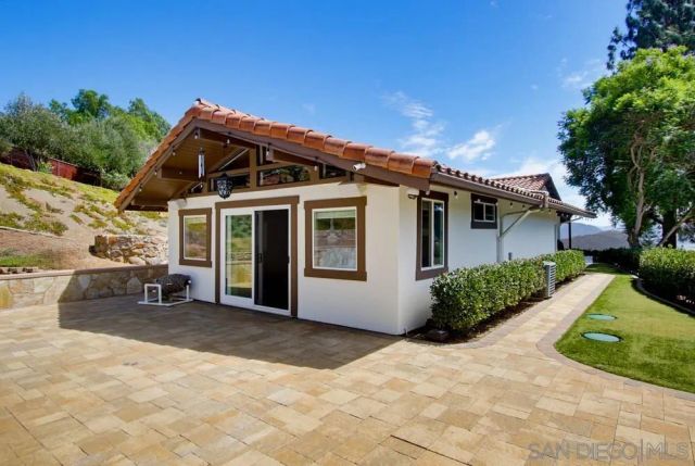 2450 Vista Lago Ter, Escondido, CA 92029