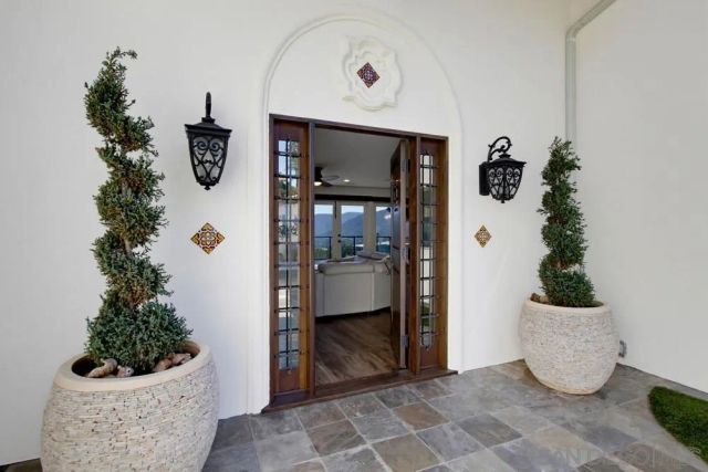 2450 Vista Lago Ter, Escondido, CA 92029