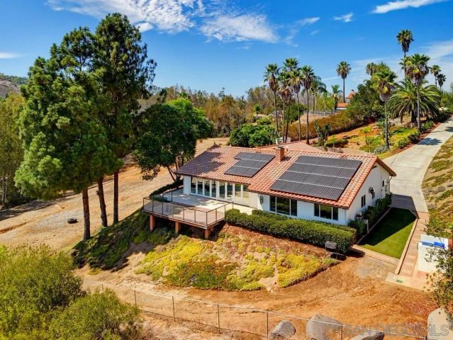 2450 Vista Lago Ter, Escondido, CA 92029