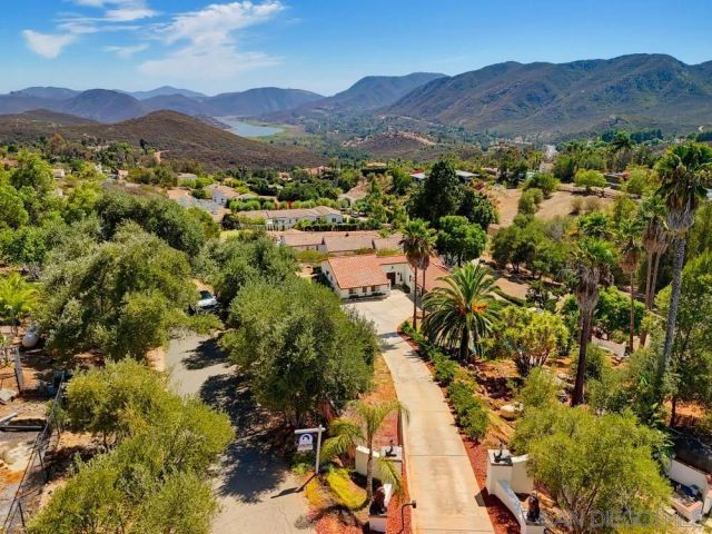 2450 Vista Lago Ter, Escondido, CA 92029