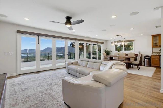 2450 Vista Lago Ter, Escondido, CA 92029