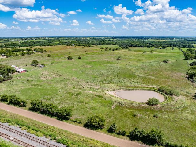 1466 County Road 253, Weimar, TX 78962