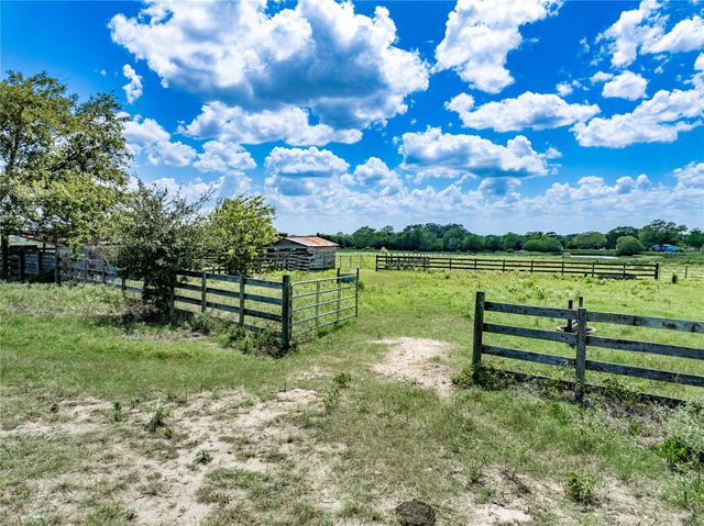 1466 County Road 253, Weimar, TX 78962