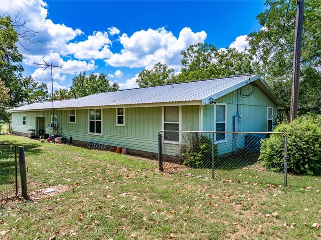 1466 County Road 253, Weimar, TX 78962