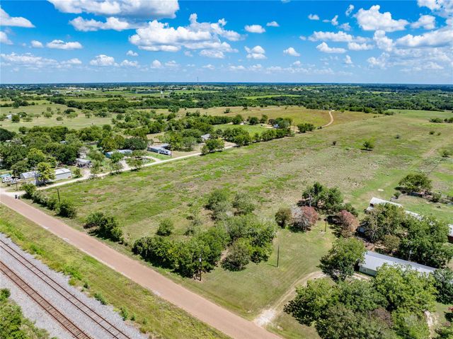 1466 County Road 253, Weimar, TX 78962