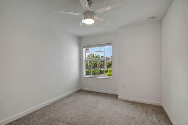 6851 Broadwater Lane, Lake Worth, FL 33467