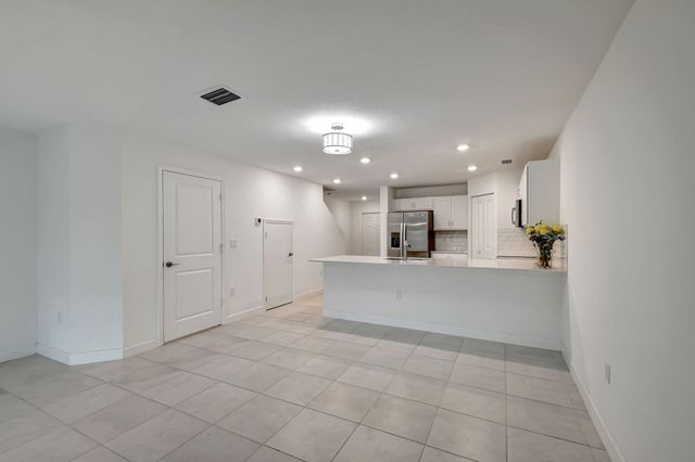 6851 Broadwater Lane, Lake Worth, FL 33467