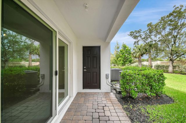 6851 Broadwater Lane, Lake Worth, FL 33467