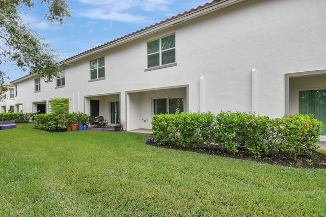 6851 Broadwater Lane, Lake Worth, FL 33467